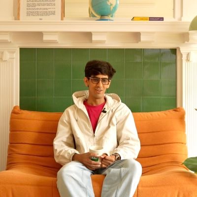Chaitanya Choudhary 的真人头像