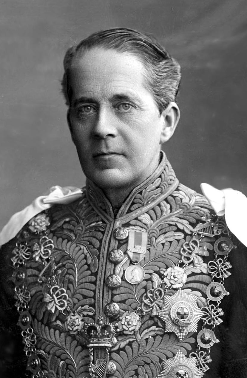 George Cadogan, 5th Earl Cadogan 本人照片