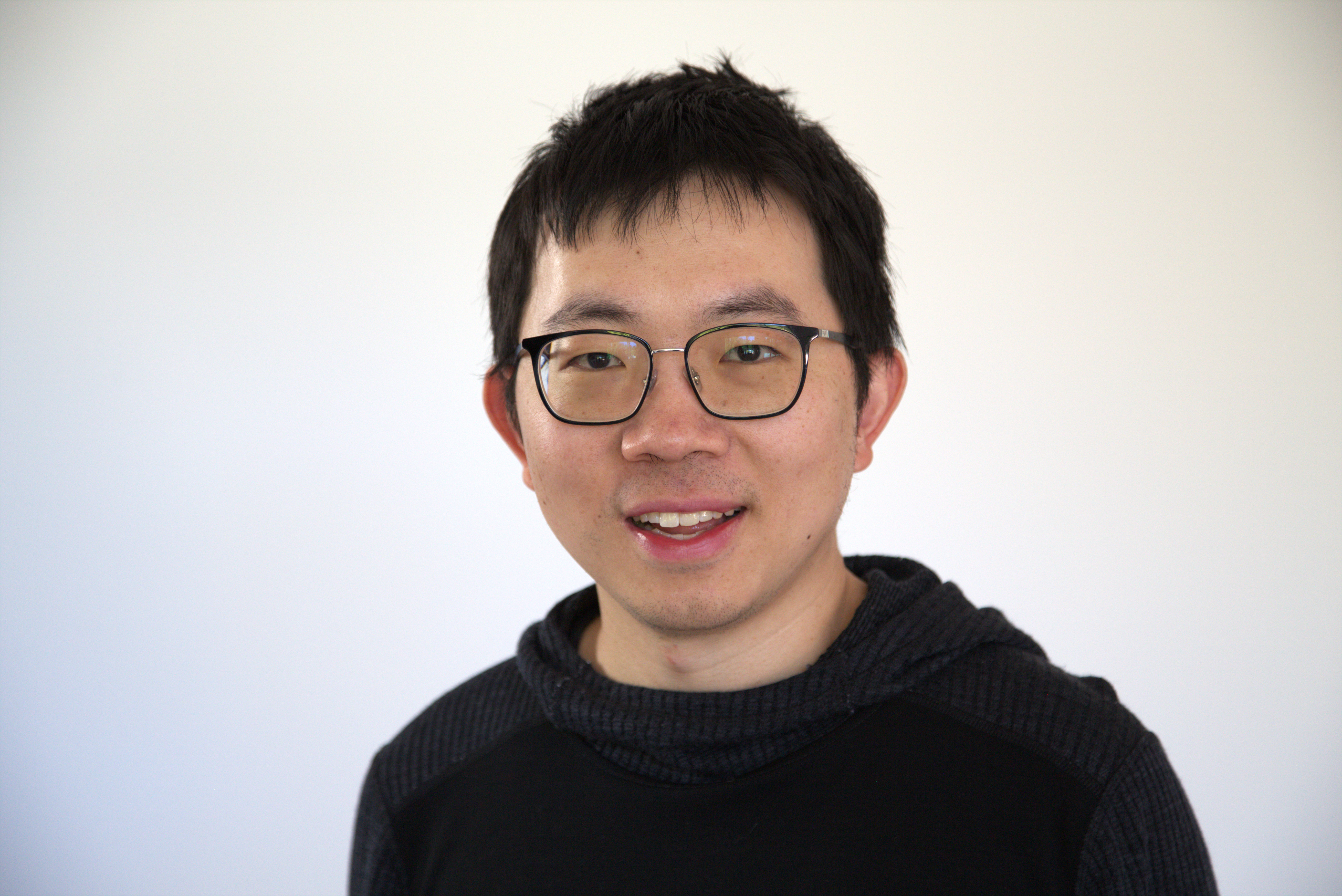 Hao Zhang（张昊）本人官网肖像